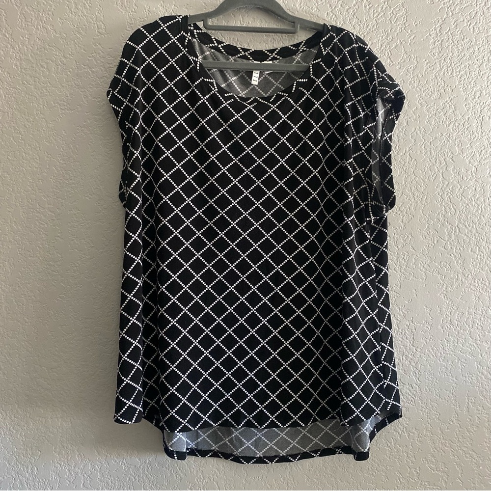 Elle short sleeve blouse